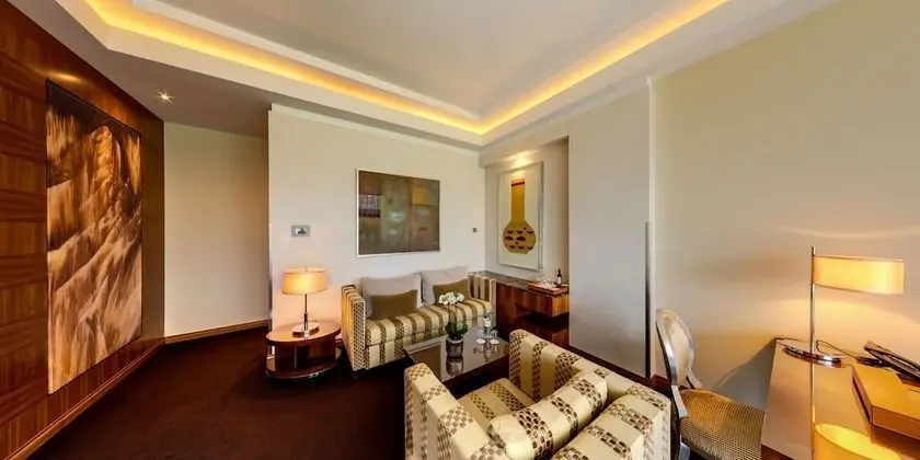 Junior Süit, Balkon (Deluxe)