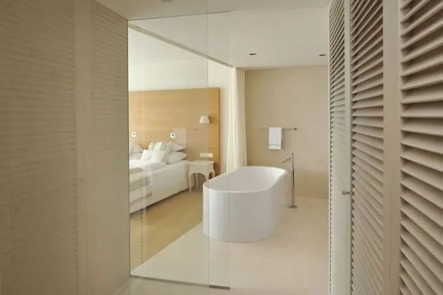 Senior Suite, 1 Double Bed with Sofa bed, Balcony, Partial Sea View