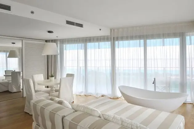 Senior Suite, 1 Double Bed with Sofa bed, Balcony, Partial Sea View