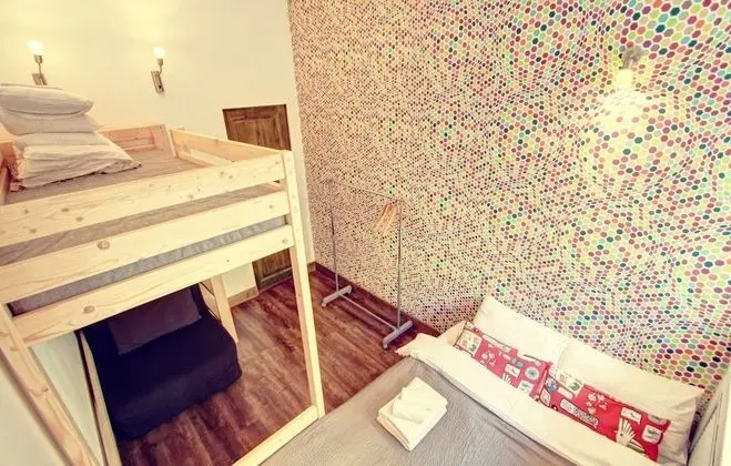 Dört Kişilik Oda, Ortak Banyo