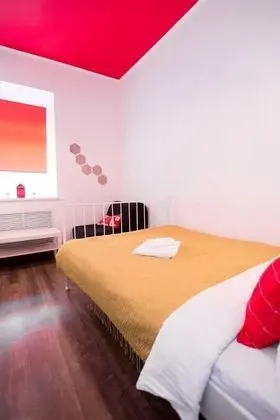 Üç Kişilik Oda, Ortak Banyo
