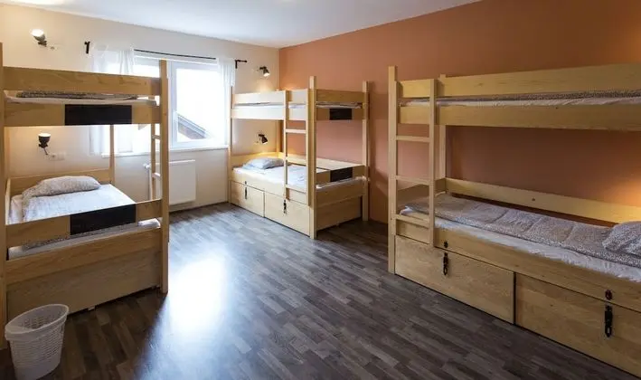 6 Bed Dormitory, Shared Bathroom - 1 Bed