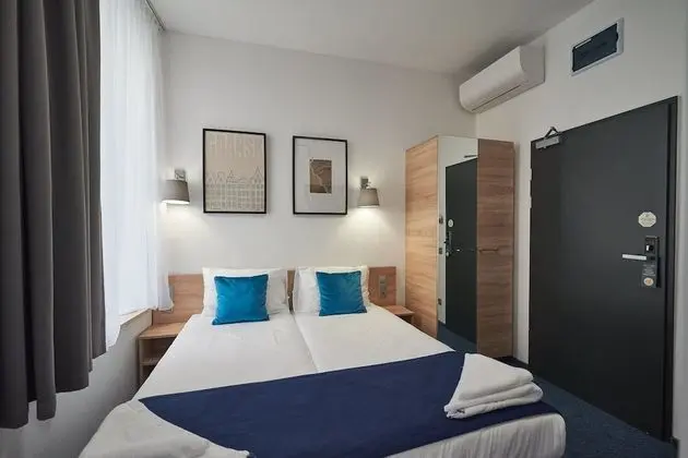 Comfort Tek Büyük Yataklı Oda