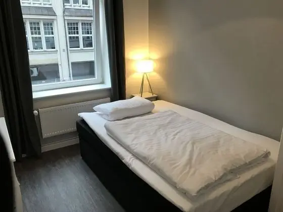 Tek Kişilik Oda, Ortak Banyo