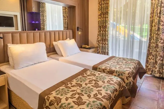 https://images.etstur.com/files/images/hotelImages/TR/55365/l/Fame-Hotel-Oda-366297.jpg