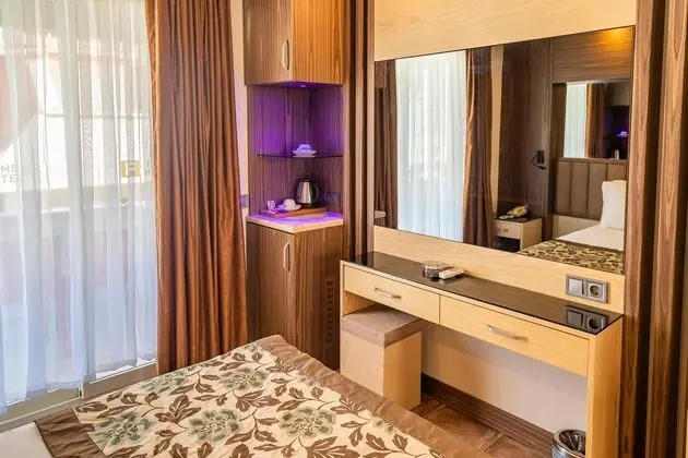 https://images.etstur.com/files/images/hotelImages/TR/55365/l/Fame-Hotel-Oda-366307.jpg