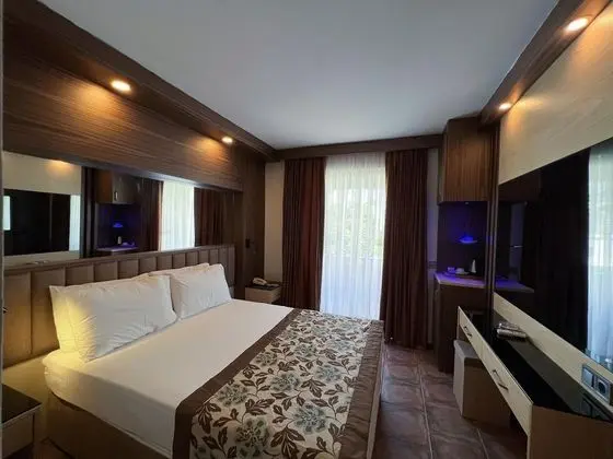 https://images.etstur.com/files/images/hotelImages/TR/55365/l/Fame-Hotel-Oda-366309.jpg