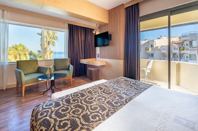 https://images.etstur.com/imgproxy/resize/2560x1440/files/images/hotelImages/etsrooms/504999/Fame_Beach_Hotel_Kemer_20241129164340_21.jpg