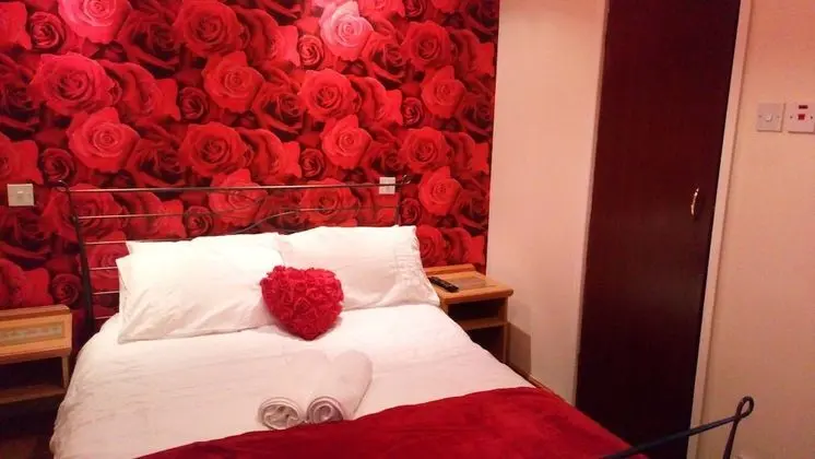 Comfort Tek Büyük Yataklı Oda
