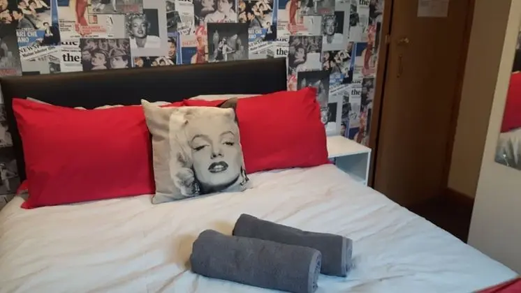 Comfort Tek Büyük Yataklı Oda