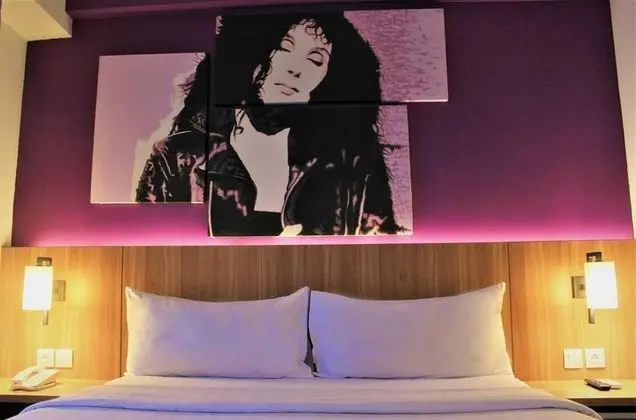Superior Tek Büyük Yataklı Oda, 1 Büyük (Queen) Boy Yatak, Balkon, Havuz Manzaralı