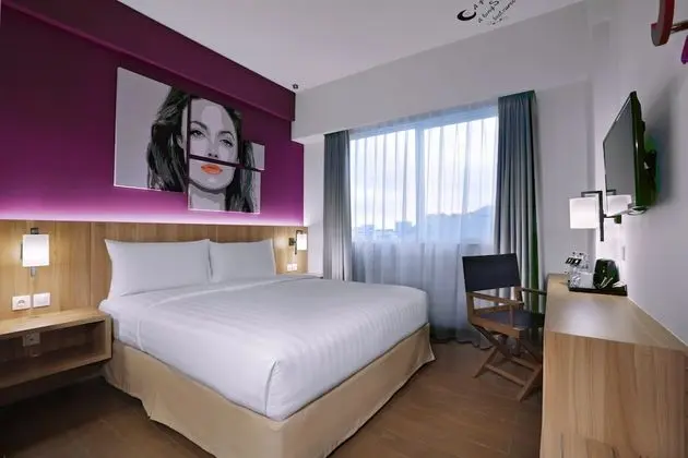 Superior Tek Büyük Yataklı Oda, 1 Büyük (Queen) Boy Yatak, Balkon, Havuz Manzaralı