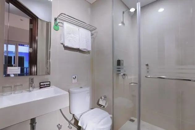 Superior Tek Büyük Yataklı Oda, 1 Büyük (Queen) Boy Yatak, Balkon, Havuz Manzaralı