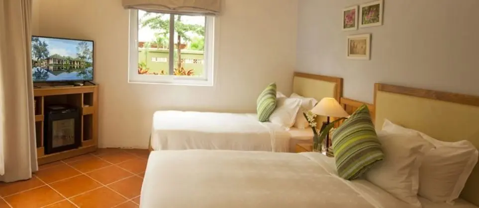 Bungalov, Havuz Manzaralı