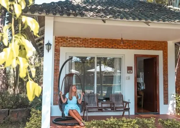 Bungalov, Havuz Manzaralı