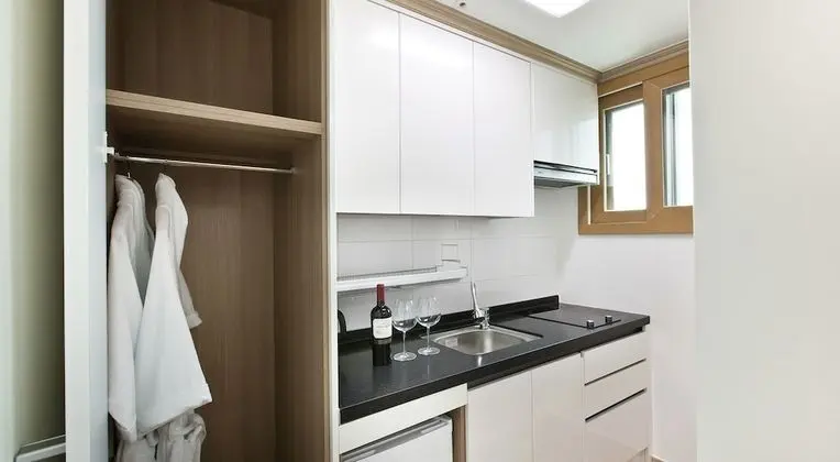 Deluxe Tek Büyük Yataklı Oda, Mutfak, Okyanus Manzaralı