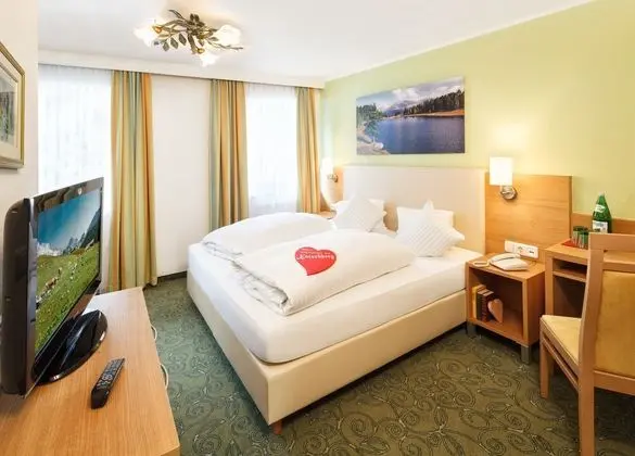 Standard Tek Büyük Yataklı Oda, Dağ Manzaralı