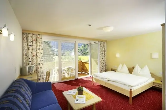 Basic Tek Büyük Yataklı Oda