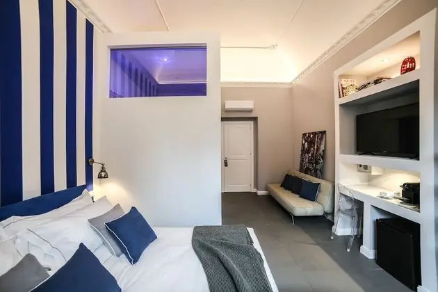 Üç Kişilik Oda, Şehir Manzaralı