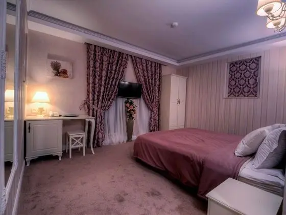 Deluxe Tek Büyük Yataklı Oda