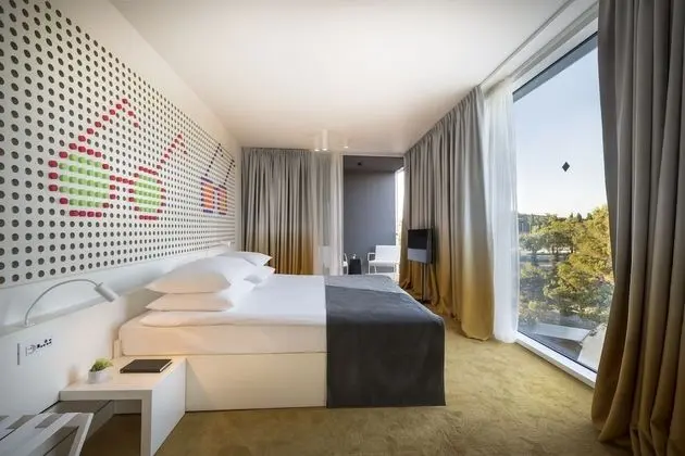 Classic room with balcony,  park side