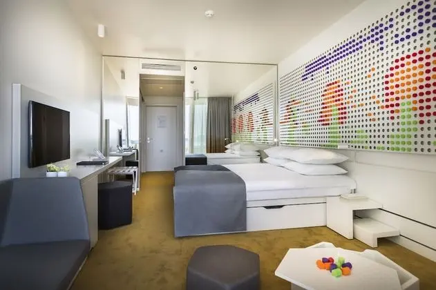 Standard room with extra bed with balcony,  sea side