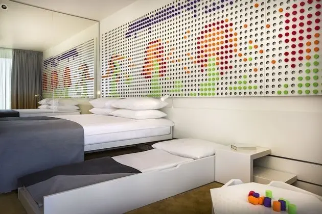 Standard room with extra bed with balcony,  sea side