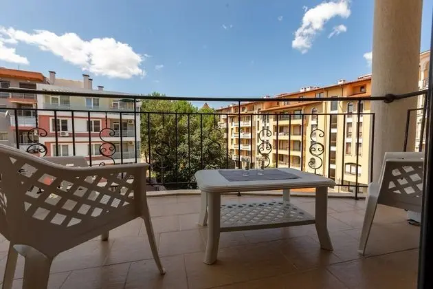 Family Apart Daire, Balkon