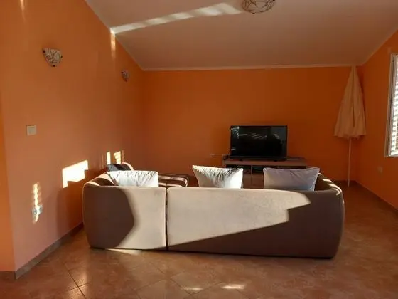 Family Apart Daire, 2 Yatak Odası, Teras, Avlu Manzaralı