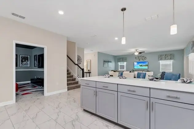 Villa (2707BOOK)