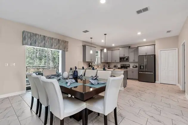Villa (2707BOOK)