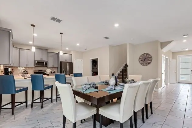 Villa (2707BOOK)