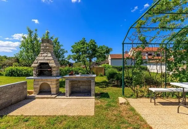 Family Ev, Birden Çok Yatak, Bahçeli (Family Friendly House Kacana)