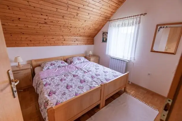 Family Ev, Birden Çok Yatak, 2 Banyolu, Bahçeli (Family Friendly House Marija)