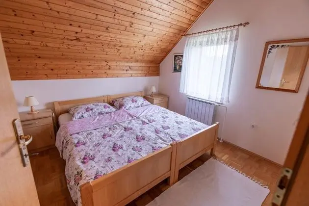 Family Ev, Birden Çok Yatak, 2 Banyolu, Bahçeli (Family Friendly House Marija)