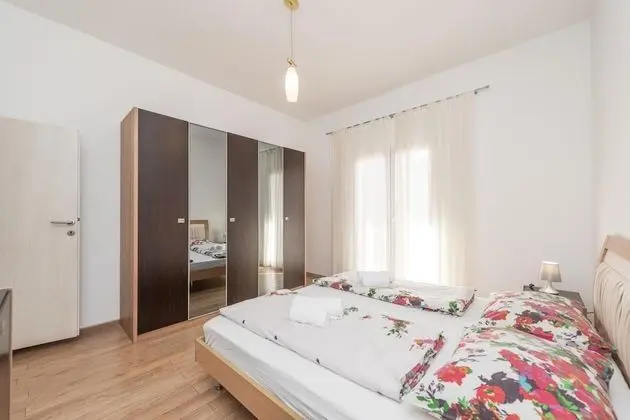 Family Ev, Birden Çok Yatak, 2 Banyolu, Bahçeli (Family Friendly Pool House Ana)