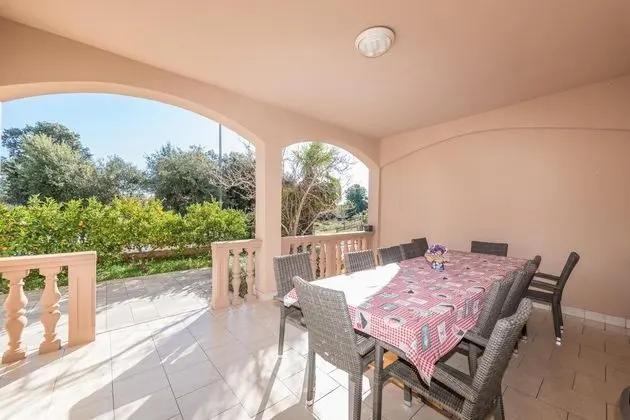 Family Ev, Birden Çok Yatak, 2 Banyolu, Bahçeli (Family Friendly Pool House Ana)