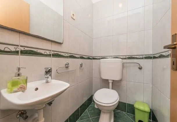 Family Ev, Birden Çok Yatak, 2 Banyolu, Bahçeli (Family Friendly Pool House Ana)