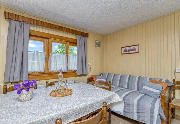 Family Ev, 2 Çift Kişilik Yatak, Bahçeli (Family Friendly Rural House Jeka)