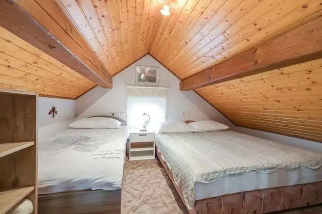 Family Ev, Birden Çok Yatak, Bahçeli (Family Friendly Vineyard House Bahor)