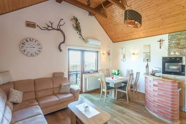Family Ev, Birden Çok Yatak, Bahçeli (Family Friendly Vineyard House Bahor)
