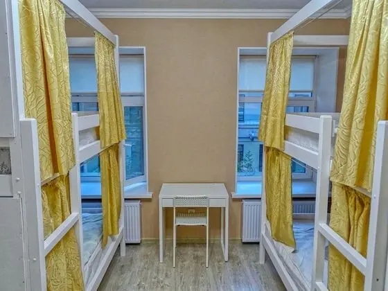 Ortak Ranzalı Oda, Karma Ranzalı Oda (1 Bed in 10 Person Dorm)