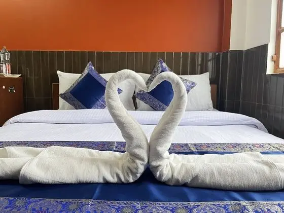 Basic Tek Büyük veya İki Ayrı Yataklı Oda