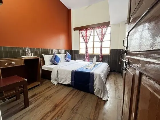 Basic Tek Büyük veya İki Ayrı Yataklı Oda