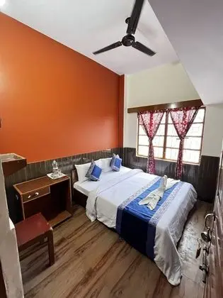 Basic Tek Büyük veya İki Ayrı Yataklı Oda