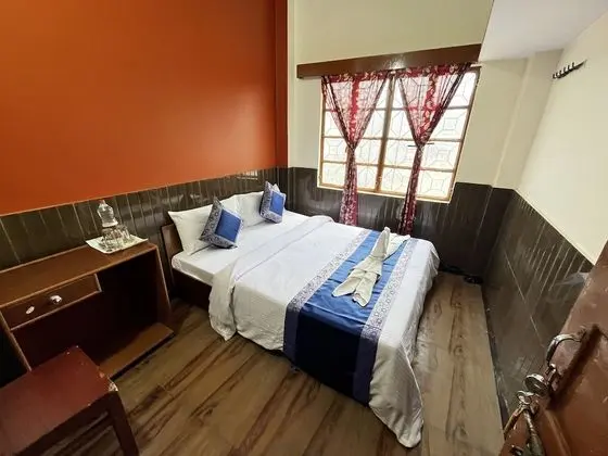 Basic Tek Büyük veya İki Ayrı Yataklı Oda