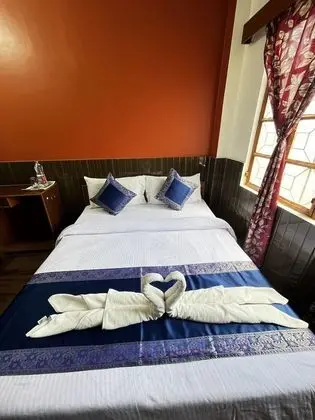 Basic Tek Büyük veya İki Ayrı Yataklı Oda