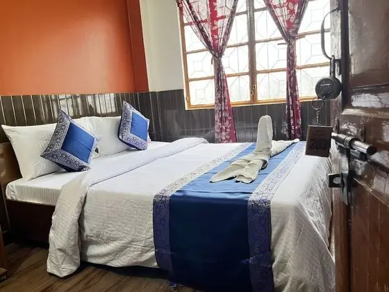 Basic Tek Büyük veya İki Ayrı Yataklı Oda