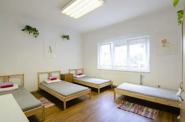 Economy Dört Kişilik Oda, Ortak Banyo