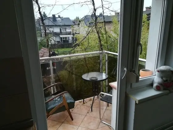 Tek Büyük veya İki Ayrı Yataklı Oda, Ortak Banyo